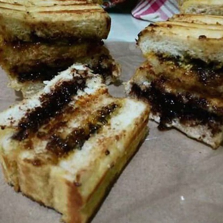 Roti Bakar Mesis Mesis