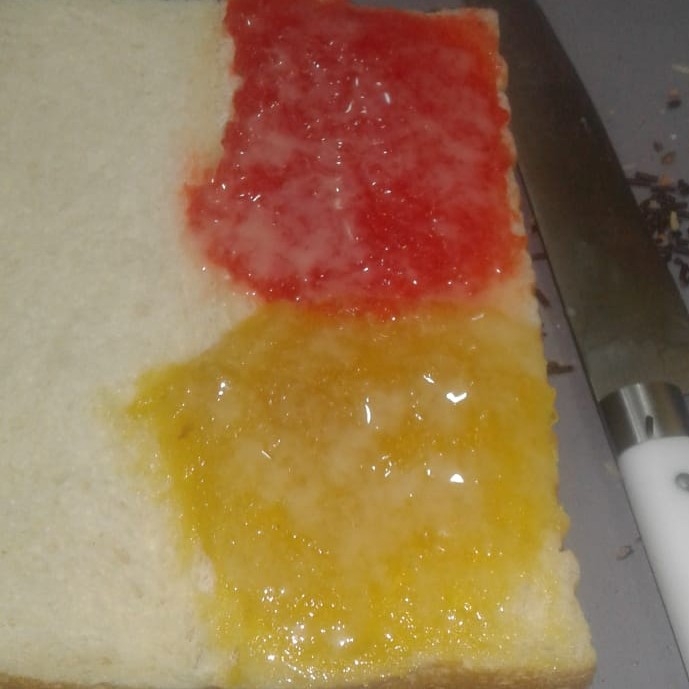 Roti Bakar Nanas Strawberry