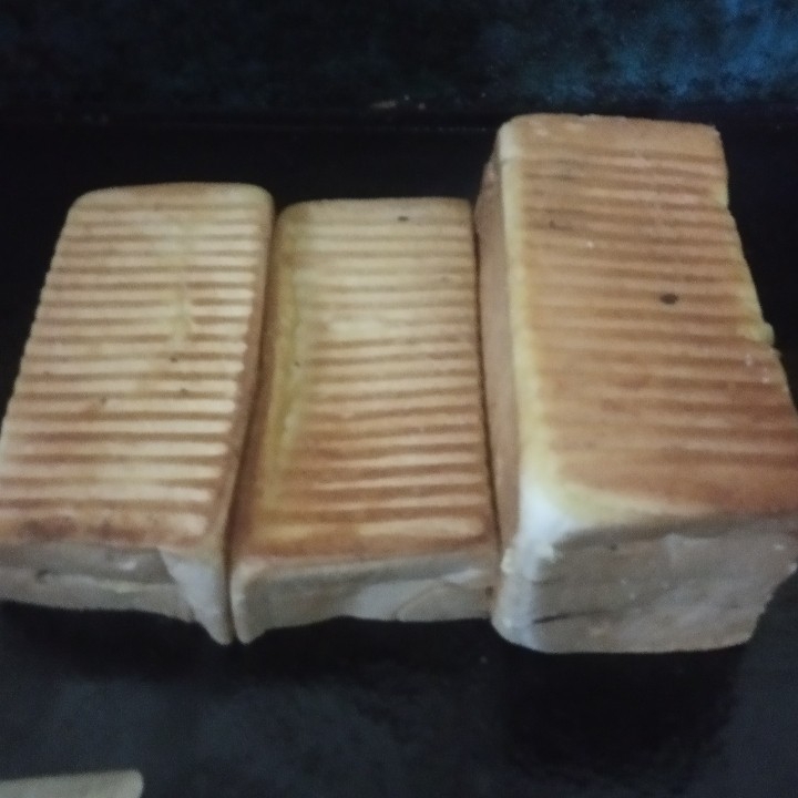 Roti Bakar Srikaya Kacang