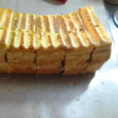 Roti Bakar Strawberry - Nenas