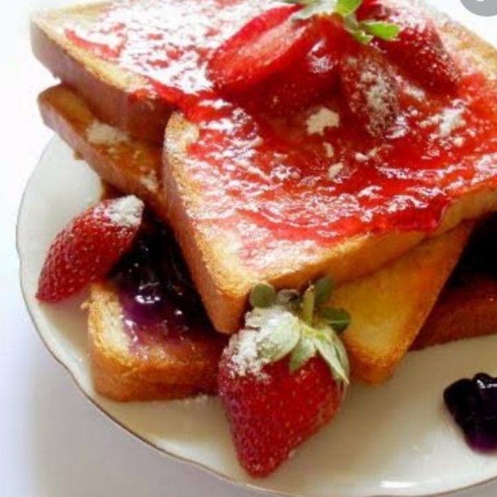 Roti Bakar Strawberry