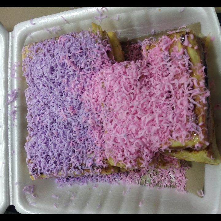 Roti Bakar Strawberry Blueberry Pakai Toping