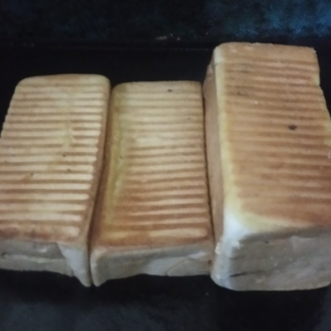 Roti Bakar Stroberi-stroberi