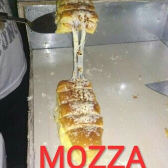 Roti John Sayuran Mozarella