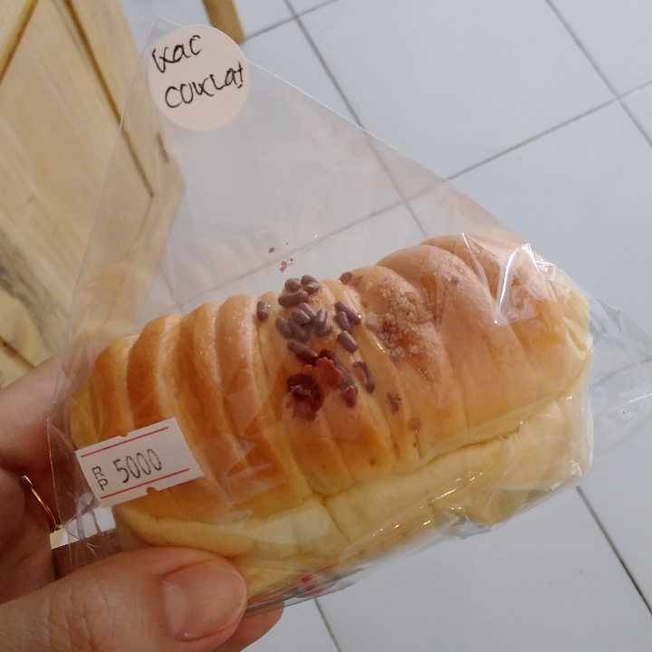 Roti Kacang Coklat