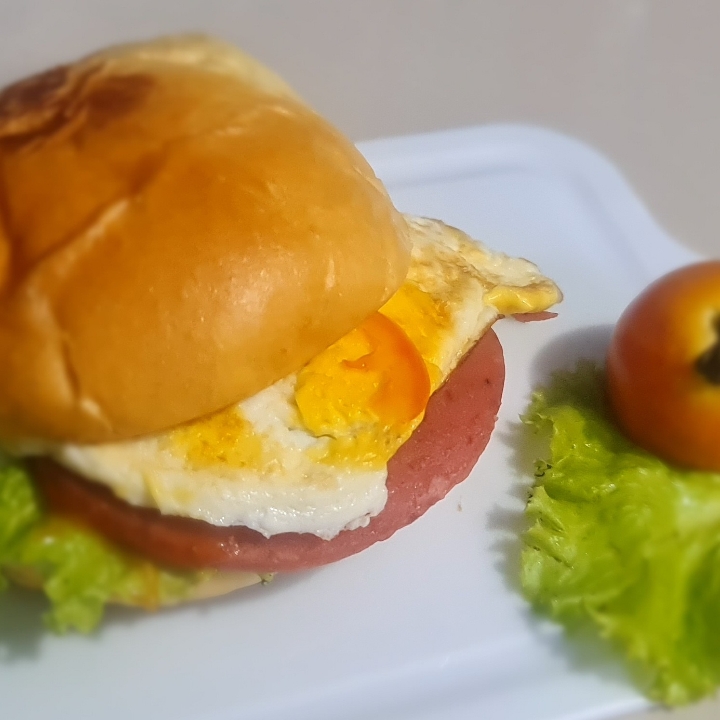 Roti Panggang Burger keju Mozarella