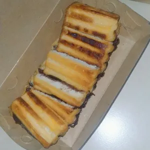 Roti bakar Mesis