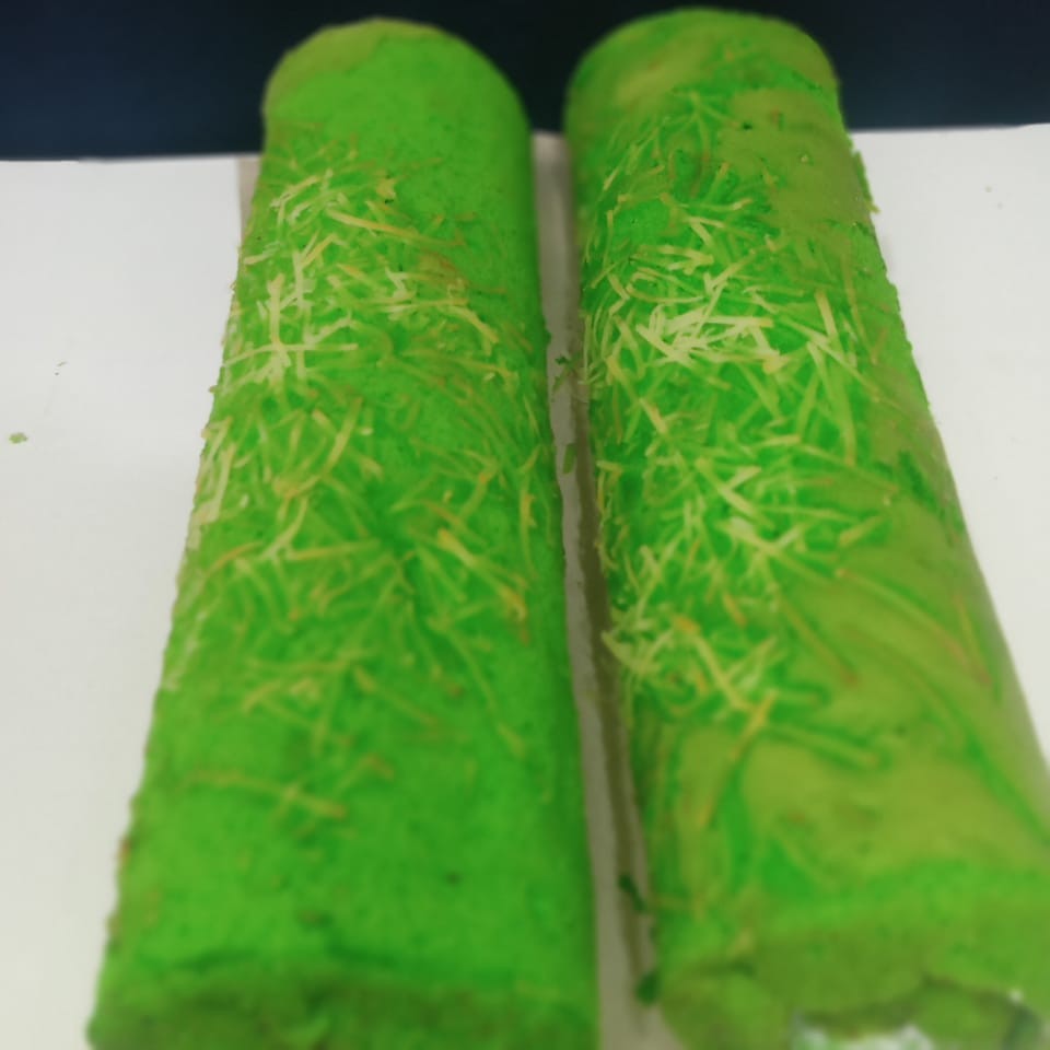 Roti roll pandan