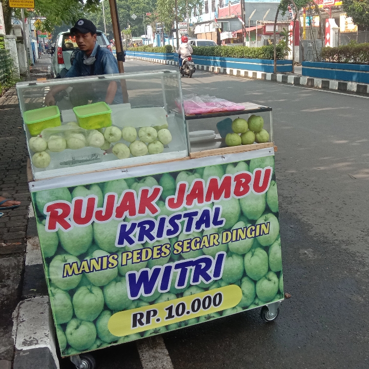 Rujak Jambu Kristal