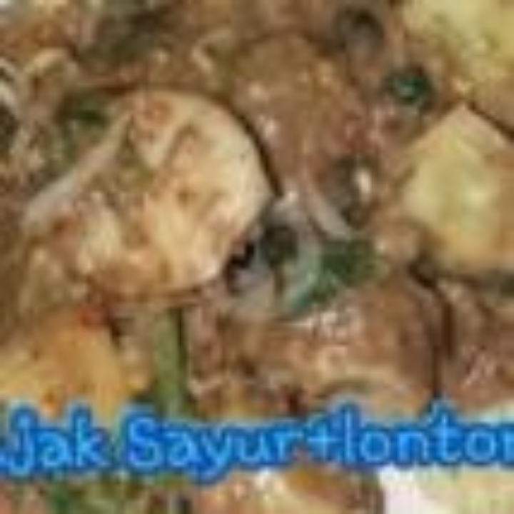 Rujak Sayur plus Lontong