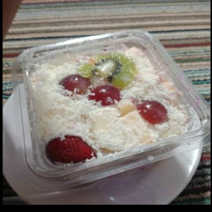 SALAD BUAH UKURAN M