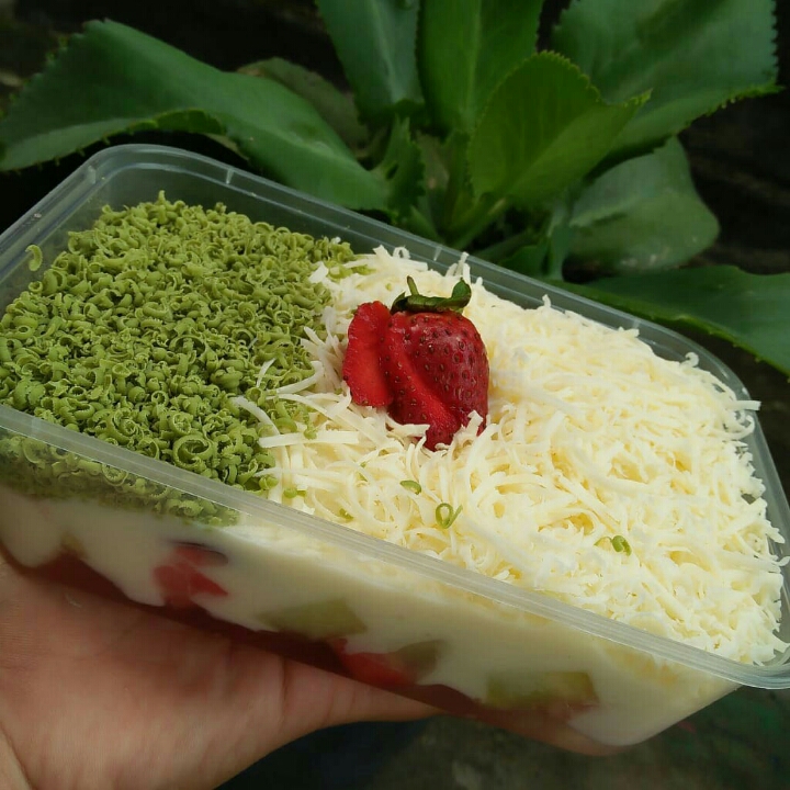 SALLAD BUAH BOX TOPPING KEJU MIX MATCHA