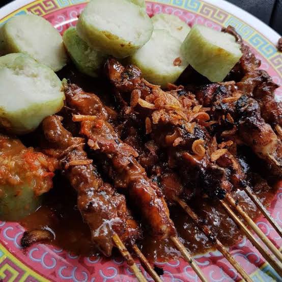 SATE LONTONG