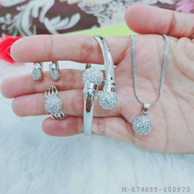 SATU SET PERHIASAN DEWASA SILVER 2