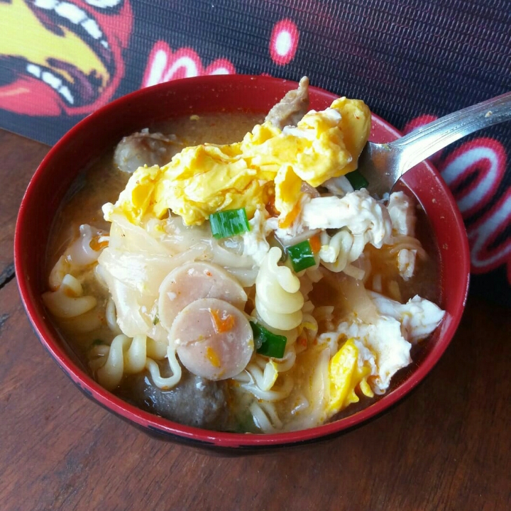 SEBLAK TELOR MIE DAN BAKSO KUAH BOOOM