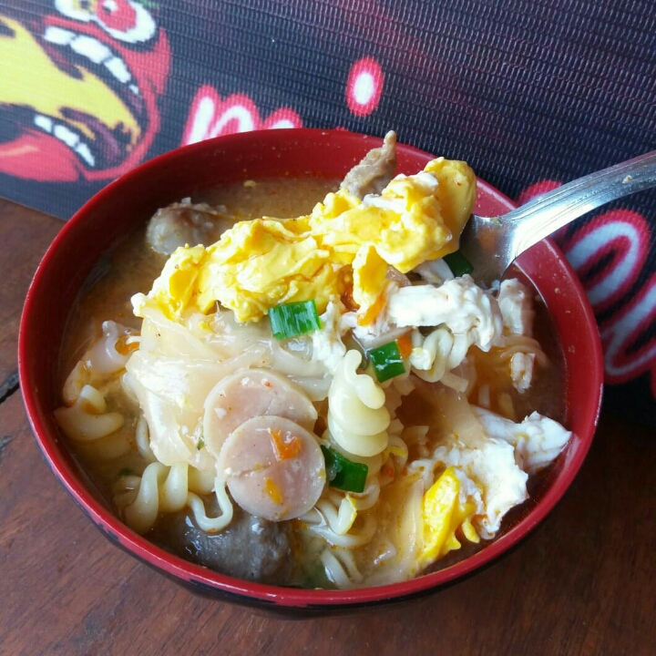 SEBLAK TELOR MIE DAN BAKSO KUAH KIAMAT