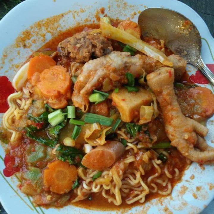 SEBLAK isi Mie Sosis Bakso Ceker Tulang Wortel  Dll