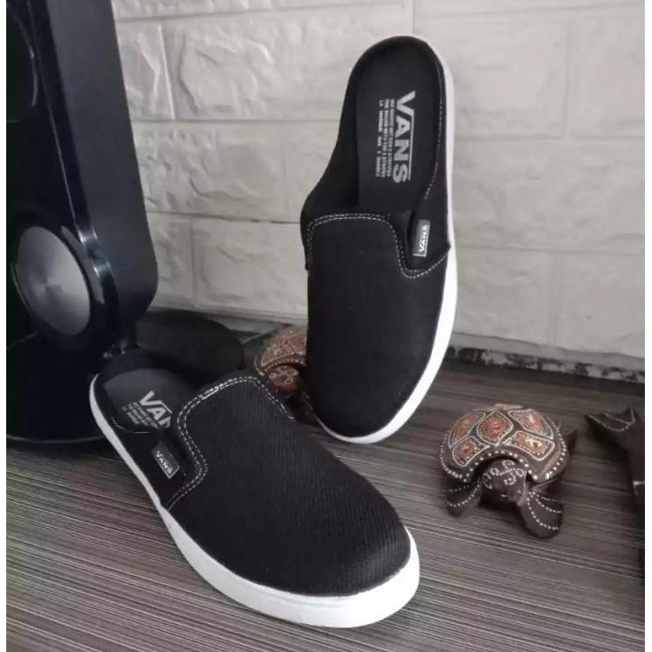 SEPATU SLIP ON PRIA 2