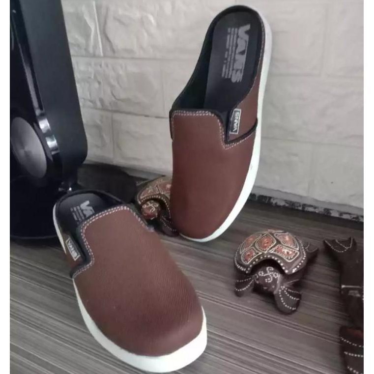 SEPATU SLIP ON PRIA 3