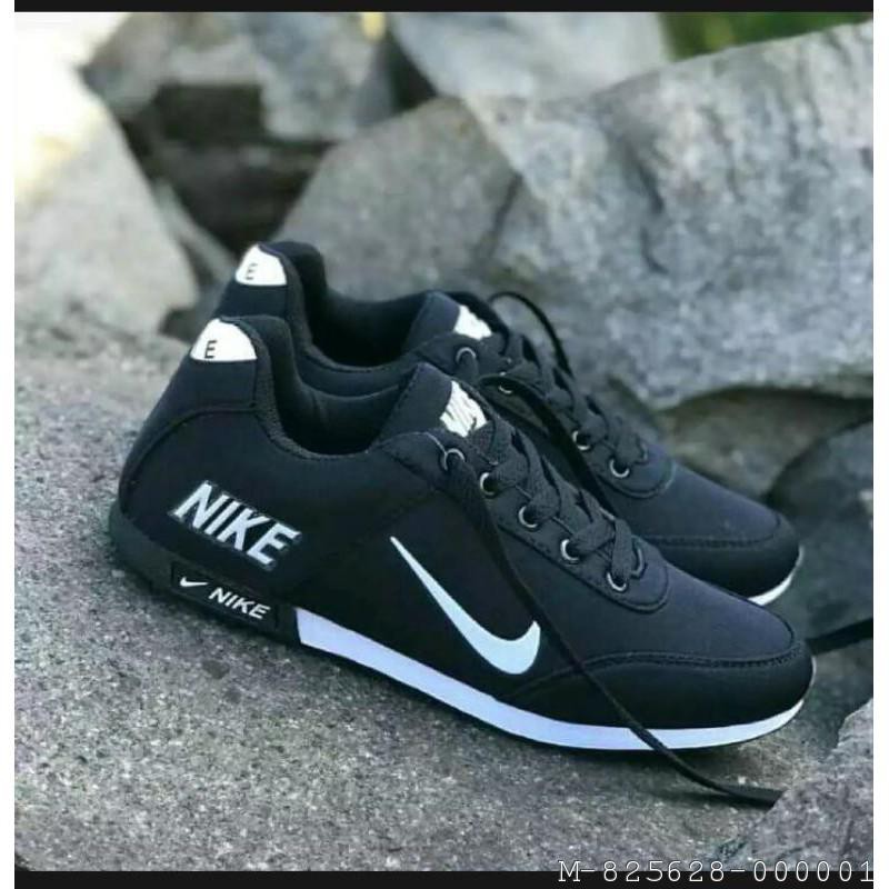 SEPATU SNEAKER PRIA NIKE KANVAS