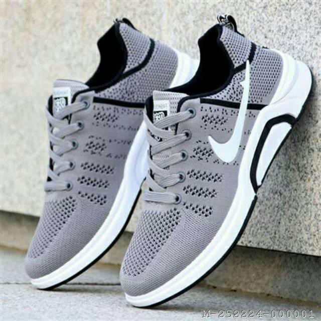 SEPATU SNEAKER PRIA NK ZOOM