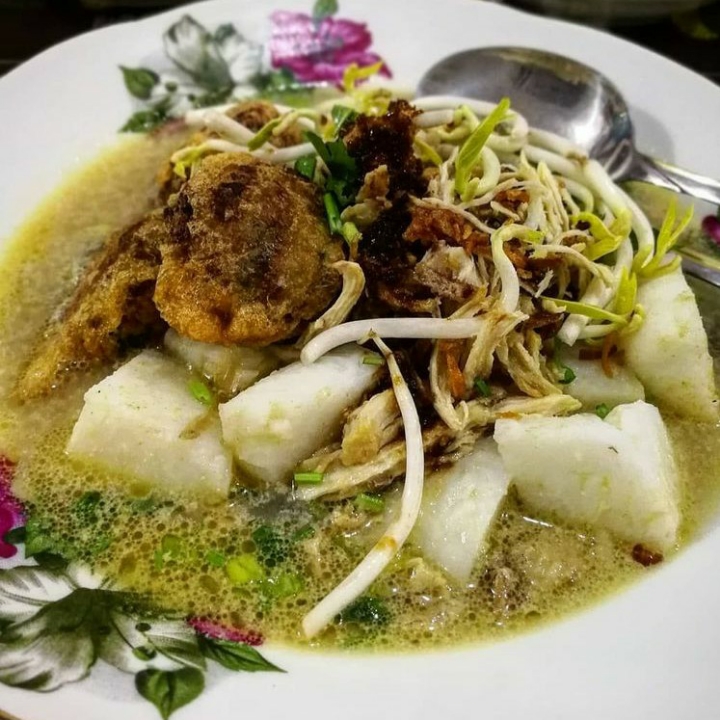 SOTO AYAM KUPAT