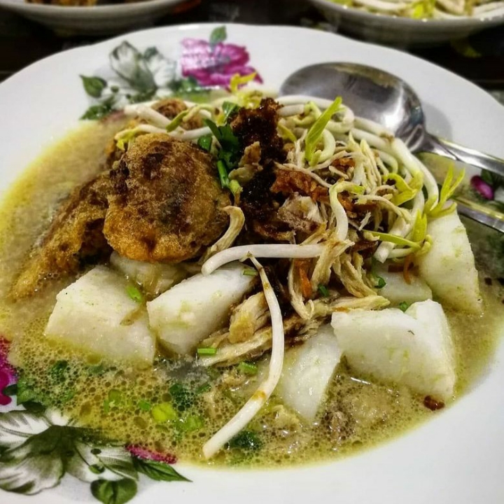 SOTO AYAM KUPAT LENGKAP