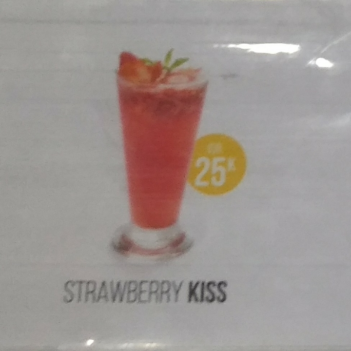 STRAWBERRY KISS