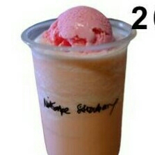 STRAWBERRY MILKSHAKE