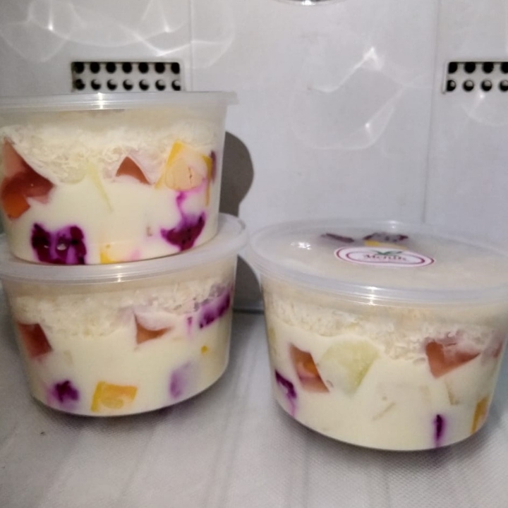 Salad Buah MENIK 300 ml 3