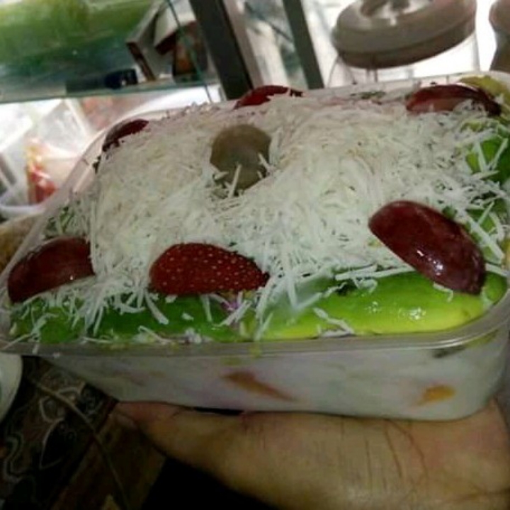 Salad Buah Ukr 750ml