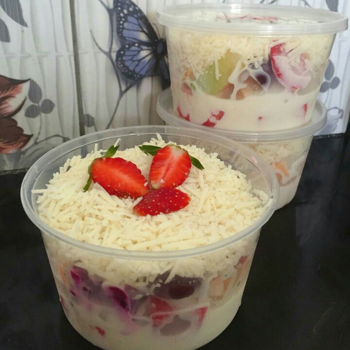 Salad Buah Yogurt