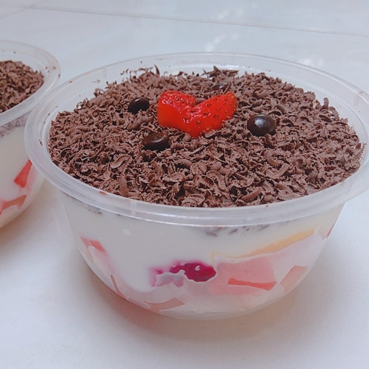 Salad Yummy Original Coklat Ukuran 300ml 3