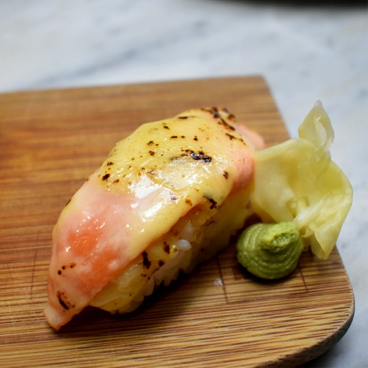 Salmon Gravlax Cheese Nigiri 2pcs