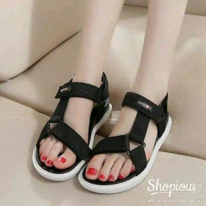 Sandal Wanita Gunnung Tracker J18 Hitam