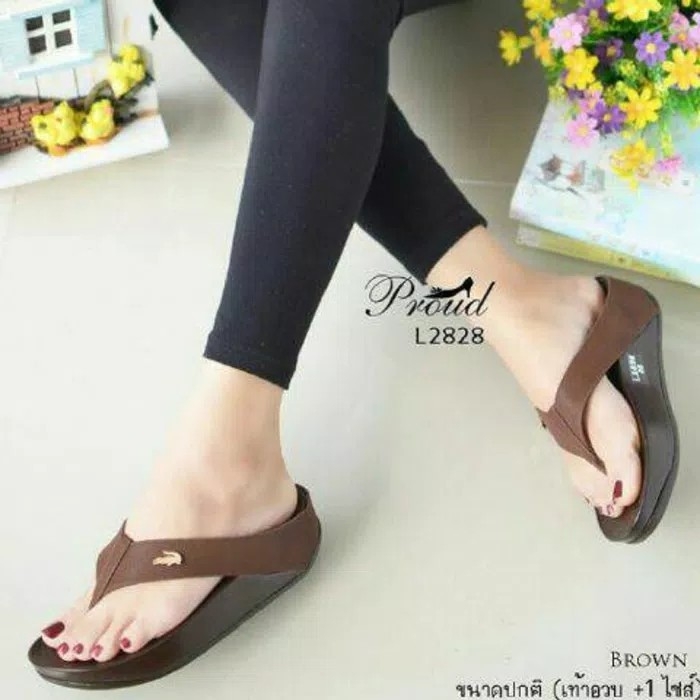 Sandal Wanita Jepit Lacoste Tan