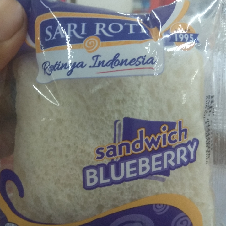 Sari Roti Sandwich Blueberry