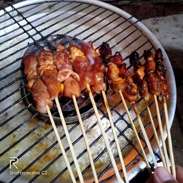 Sate Ayam Dan Lontong