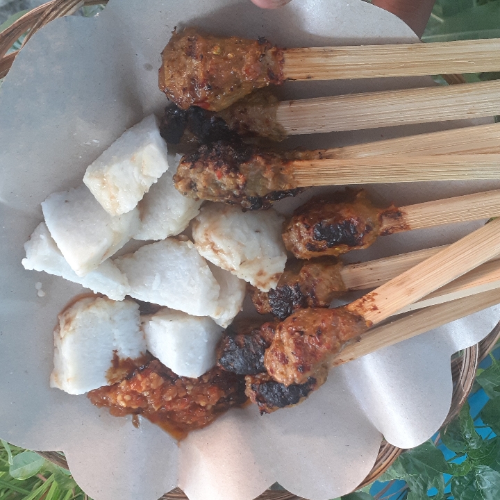 Sate Ayam Lilit Tipat