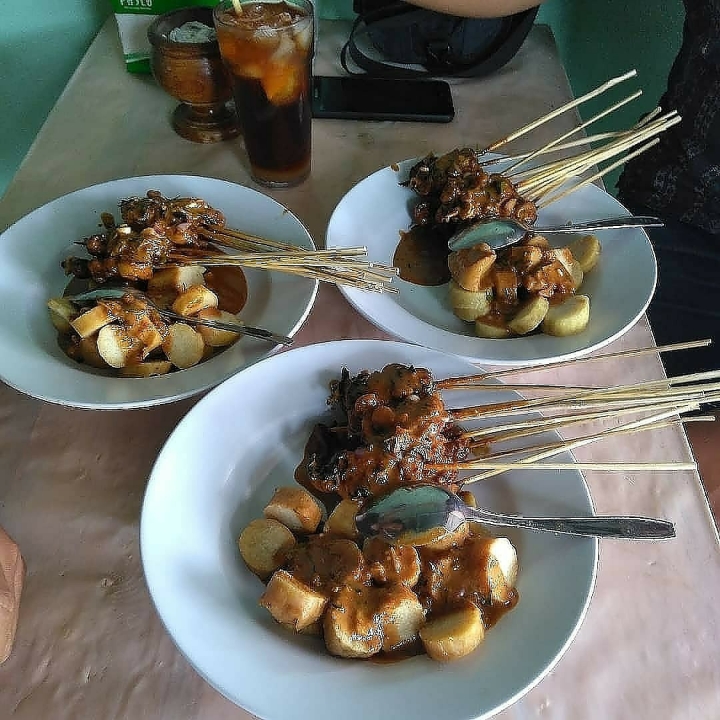 Sate Jamur Plus Lontong 10 Tusuk