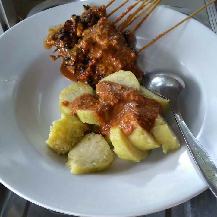 Sate Jamur Plus Lontong 8 Tusuk