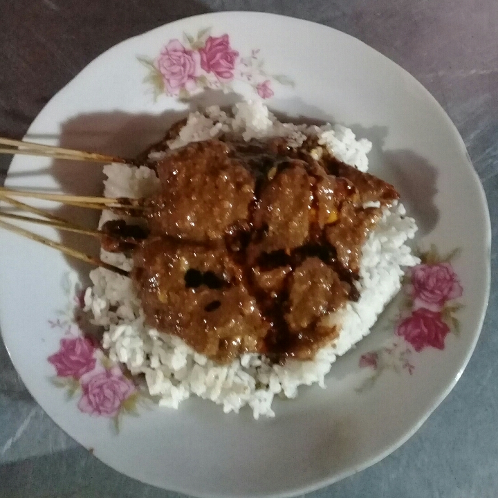 Sate Ayam Plus Nasi