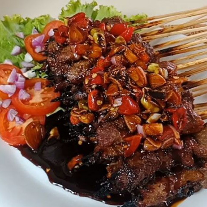 Sate Sapi Lontong