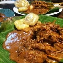 Sate kambing bumbu padang