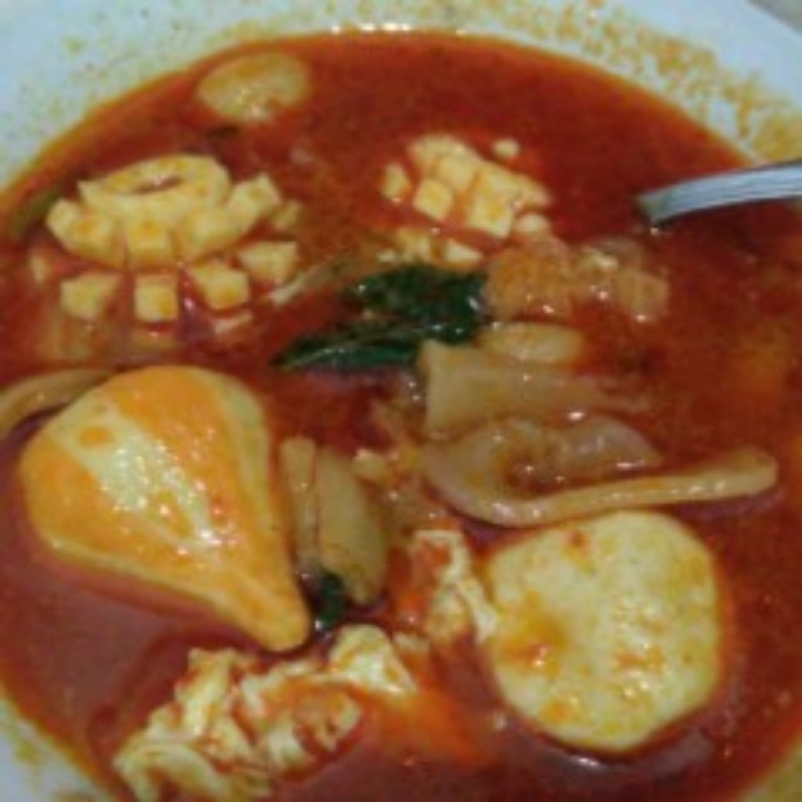 Seblak seafood telor