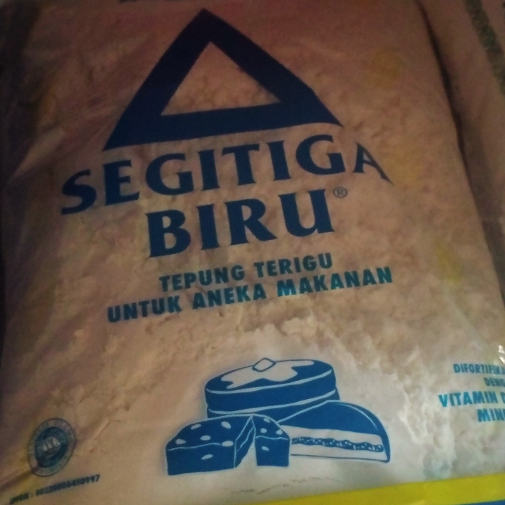 Segitiga Biru