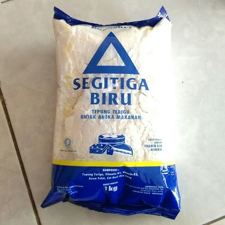 Segitiga Biru