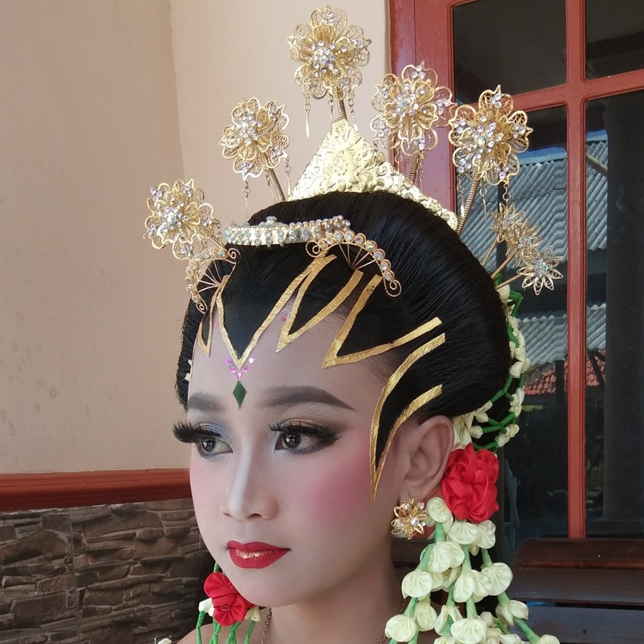 Sepasang Pengantin Solo