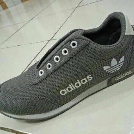 Sepatu Adidas