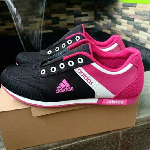 Sepatu Adidas Joging